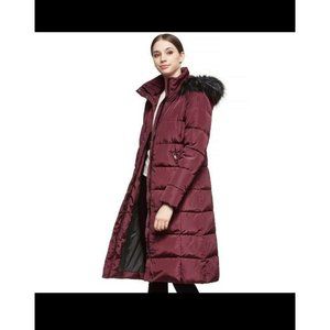 Beautiful Mid Lengthen Duck Down Feathered Coat Size Large with fur trim